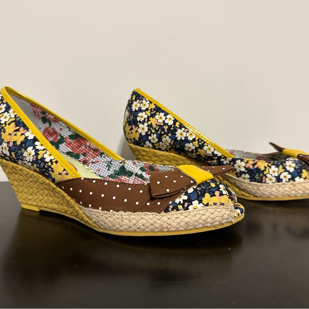 Retro style, canvas, sunny wedge summer shoe